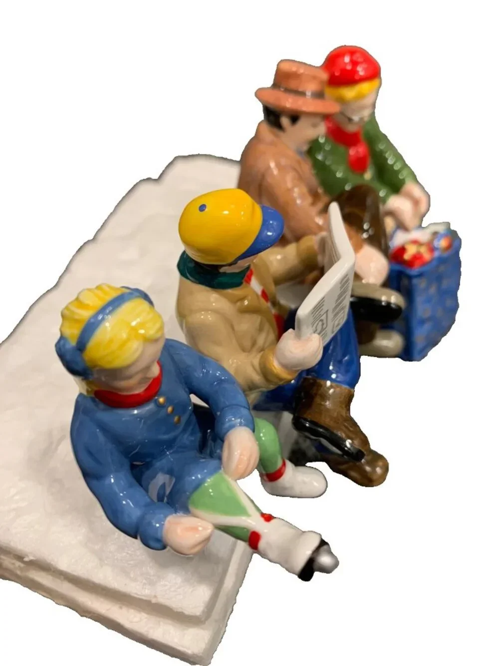 Department 56 Sitting In The Park (Set of 4) Figures Snow Village 56.55100